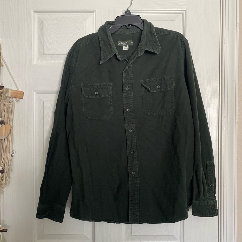 Eddie Bauer 100% Cotton Mens size Large Forest Green Button Up Shirt